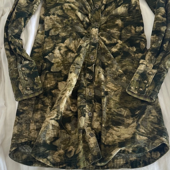 Women’s Olive Green Long Button-Up Shirt Jacket - Picture 8 of 9